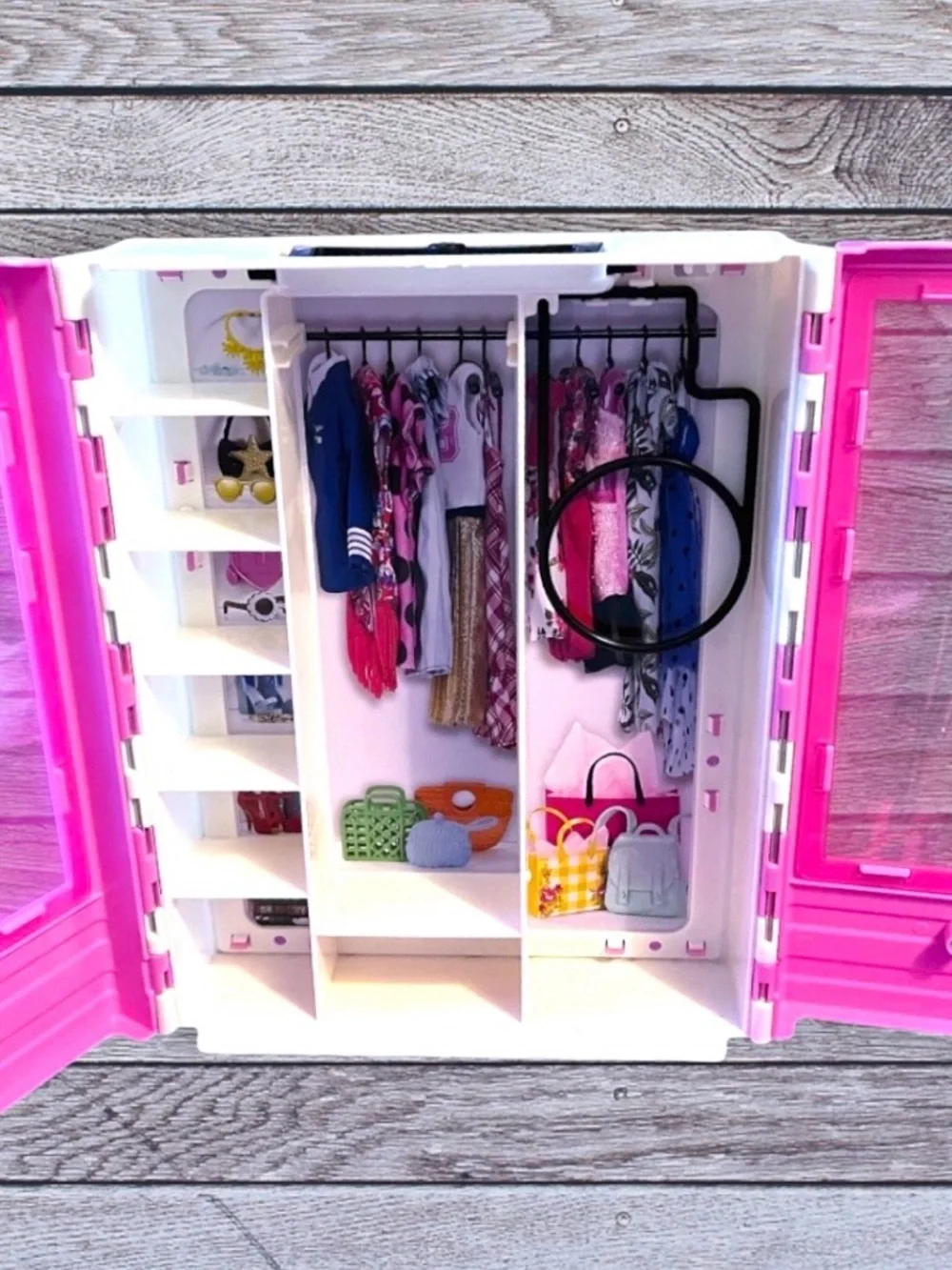 Barbie Closet Organizer / Wardrobe